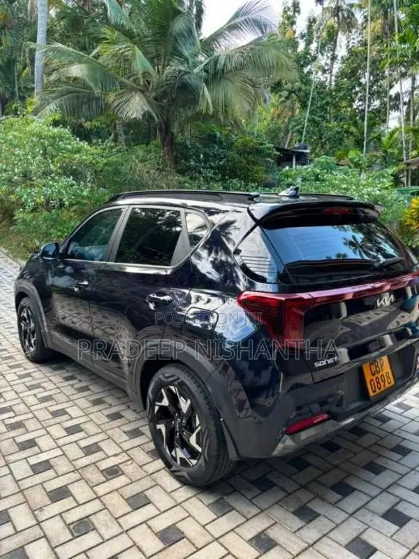 Kia Sonet 2025 SUV (Used)