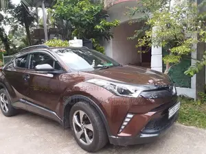 Toyota CHR 2018 SUV (Used)