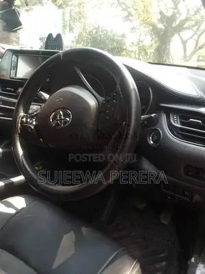 Toyota CHR 2018 SUV (Used)