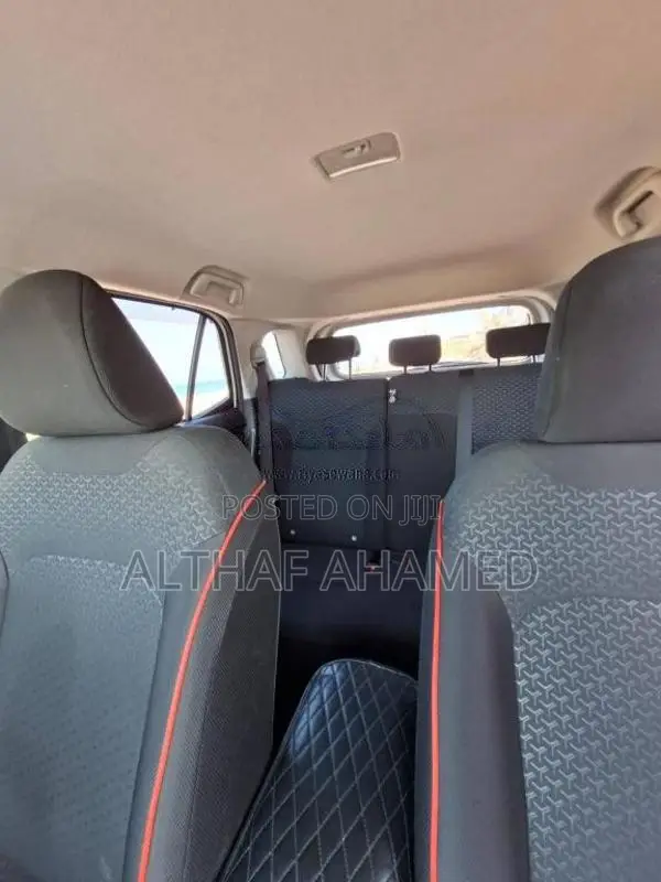 Toyota Raize 2025 SUV (Used)