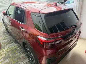 Toyota Raize Hybrid 4way 2025 SUV Brand New