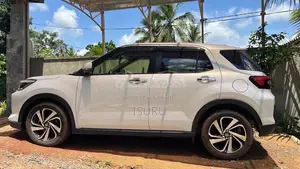 Toyota Raize Grade Z 1000cc 2025 SUV (Used)