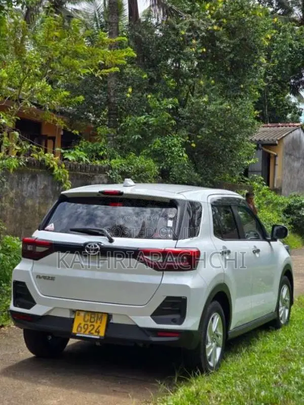 Toyota Raize G Grade 2023 SUV (Used)