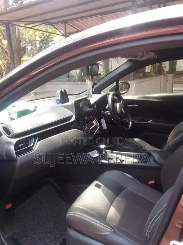 Toyota CHR 2018 SUV (Used)