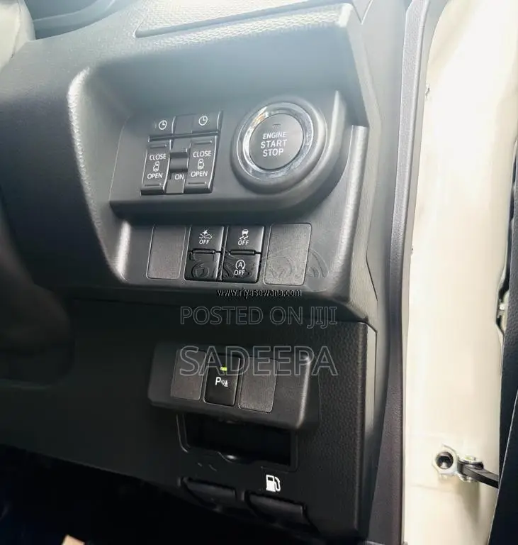 Toyota Roomy Custom G 2025 Car Unregistered (Recondition)
