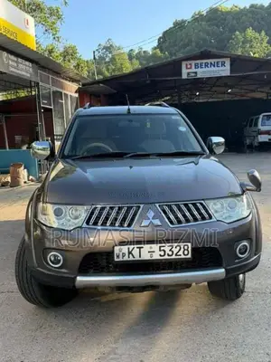 Mitsubishi Montero 2012 SUV (Used)