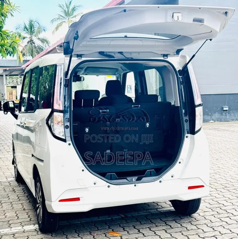 Toyota Roomy Custom G 2025 Car Unregistered (Recondition)