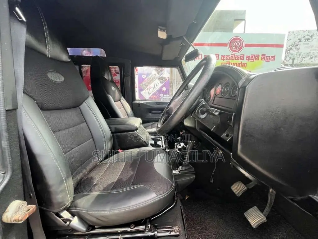 Land-Rover Defender 110 TD5 2.5 2008 SUV (Used)