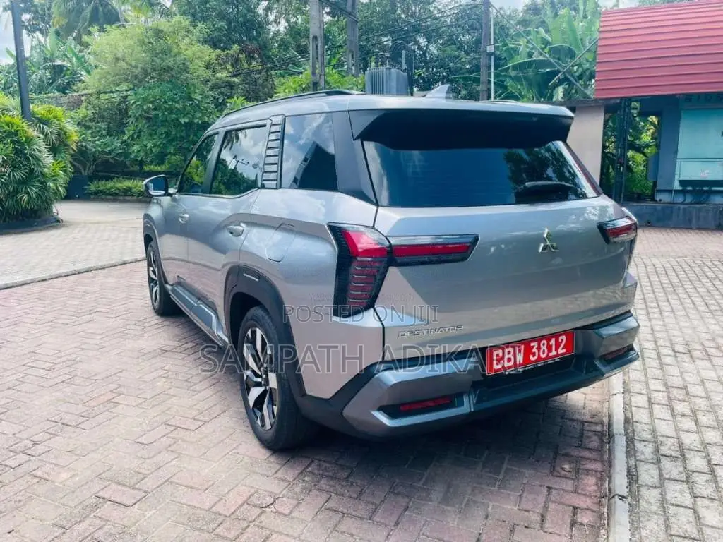 Mitsubishi Destinator 2026 SUV (Used)
