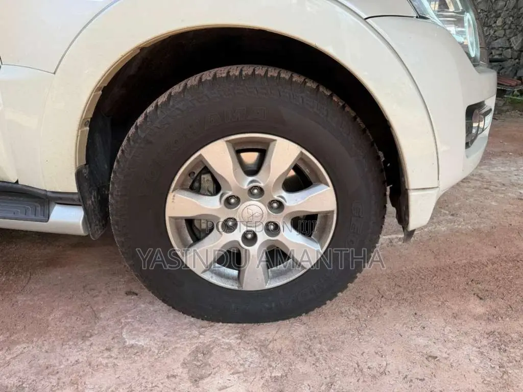 Mitsubishi Montero 2014 SUV (Used)