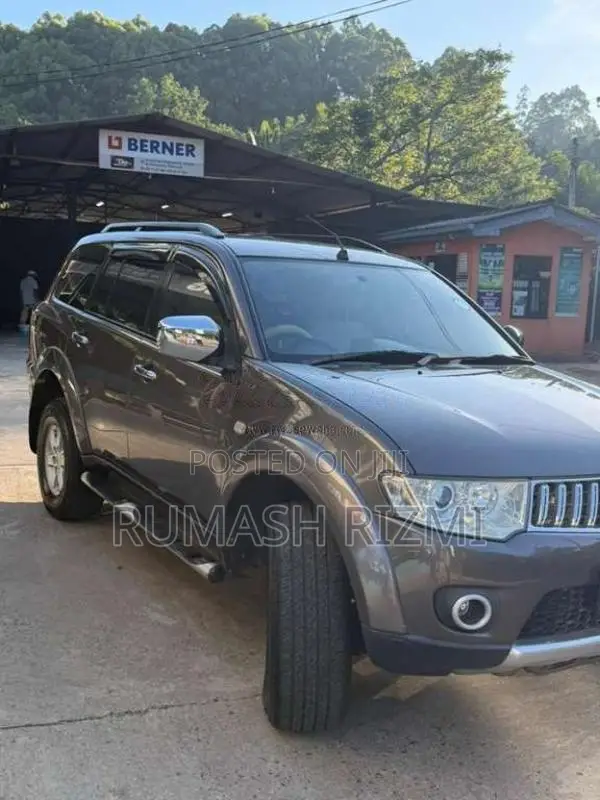 Mitsubishi Montero 2012 SUV (Used)