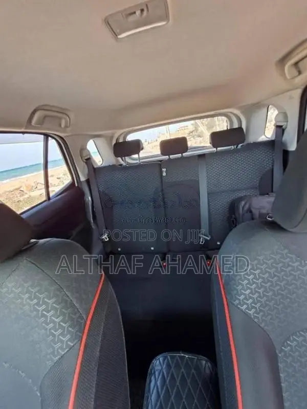 Toyota Raize 2025 SUV (Used)