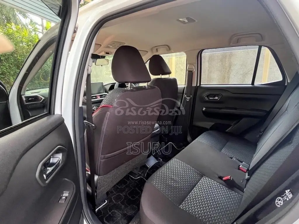 Toyota Raize Grade Z 1000cc 2025 SUV (Used)