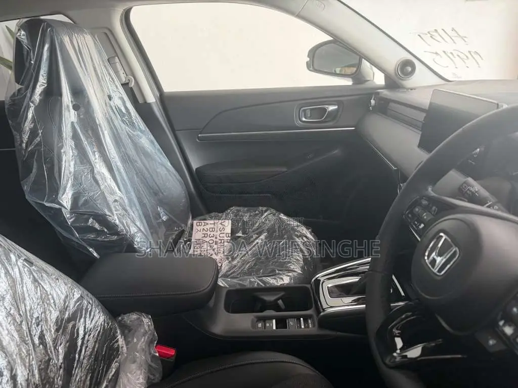 Toyota Raize Hybrid 4way 2025 SUV Brand New