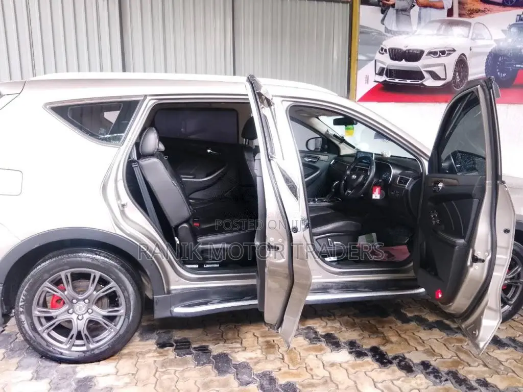 DFSK Glory I-Auto 2023 SUV (Used)