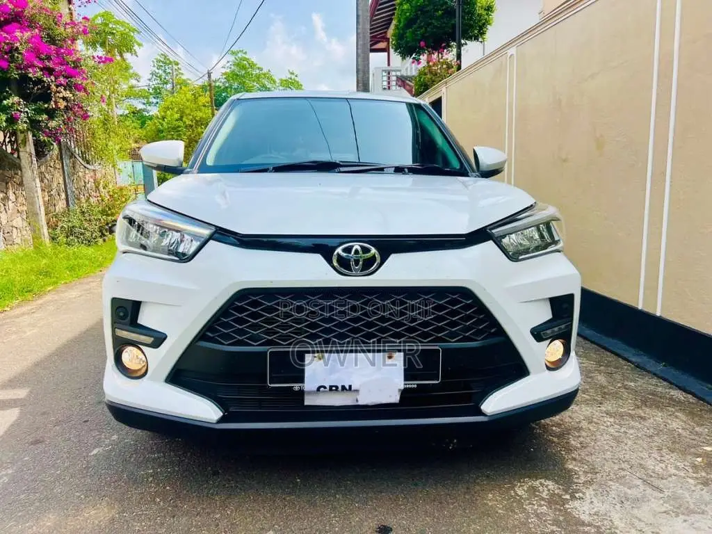 Toyota Raize 2025 SUV (Used)