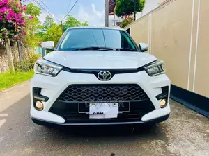 Toyota Raize 2025 SUV (Used)