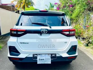 Toyota Raize 2025 SUV (Used)
