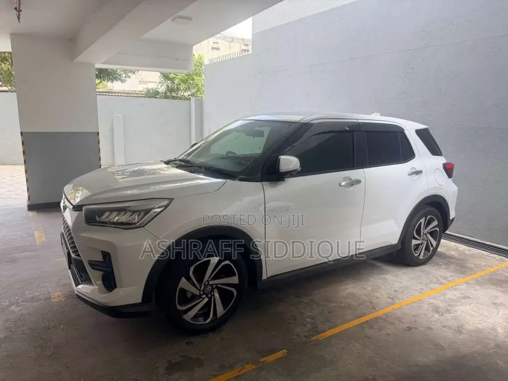 Toyota Raize 2025 SUV (Used)