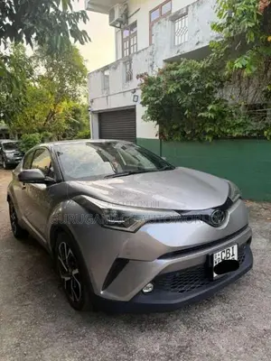 Toyota CHR 2018 SUV (Used)