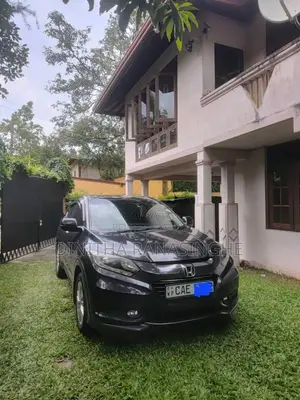 Honda Vezel 2014 SUV (Used)