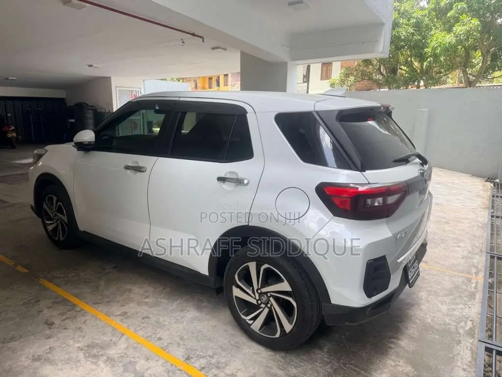 Toyota Raize 2025 SUV (Used)