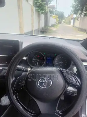 Toyota CHR 2018 SUV (Used)
