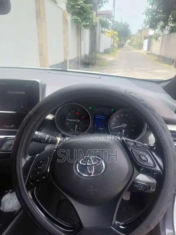 Toyota CHR 2018 SUV (Used)