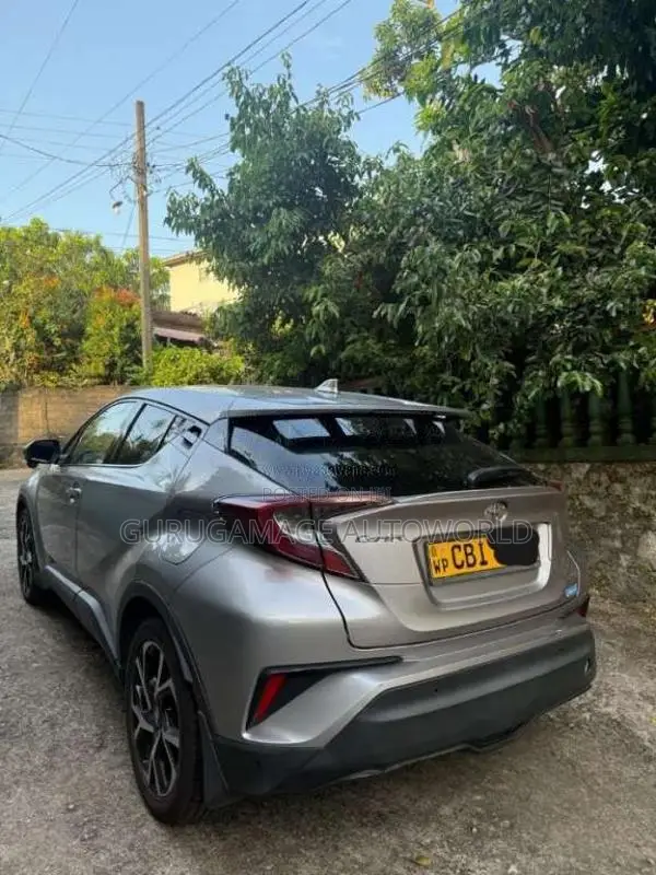 Toyota CHR 2018 SUV (Used)