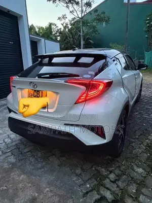 Toyota CHR NGX 10 2019 SUV (Used)