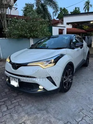 Toyota CHR NGX 10 2019 SUV (Used)