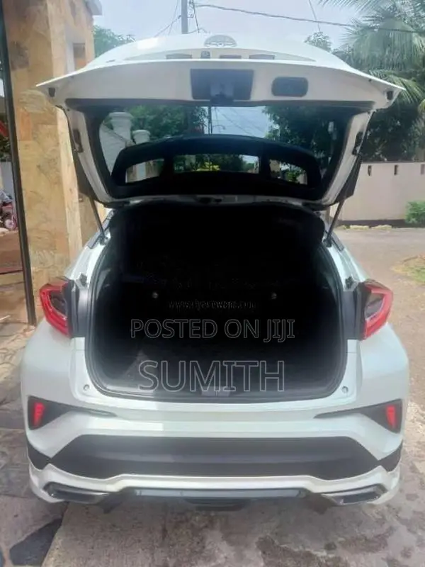 Toyota CHR 2018 SUV (Used)