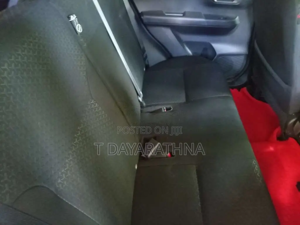 Toyota Raize 2025 SUV (Used)