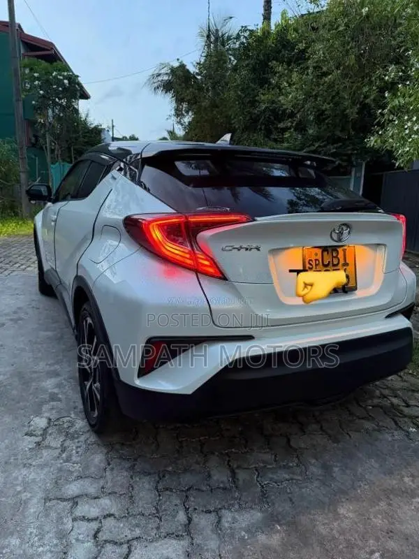 Toyota CHR NGX 10 2019 SUV (Used)