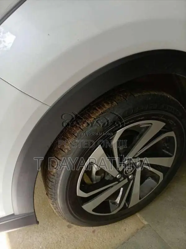 Toyota Raize 2025 SUV (Used)