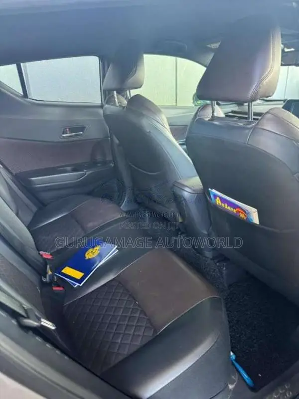 Toyota CHR 2018 SUV (Used)