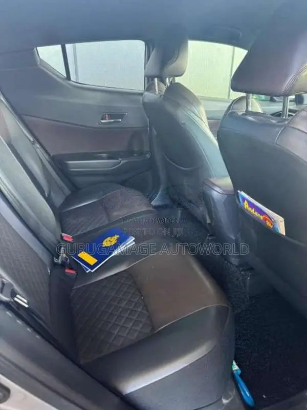 Toyota CHR 2018 SUV (Used)