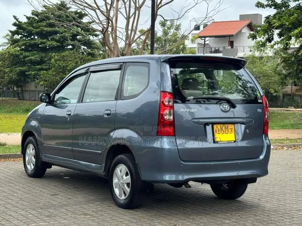 Toyota Avanza 2010 SUV (Used)