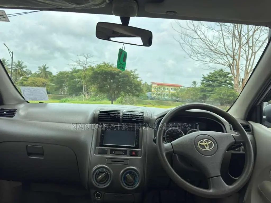 Toyota Avanza 2010 SUV (Used)
