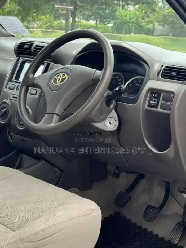 Toyota Avanza 2010 SUV (Used)