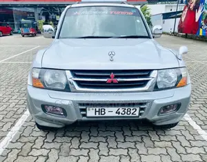 Mitsubishi Montero 2000 SUV (Used)