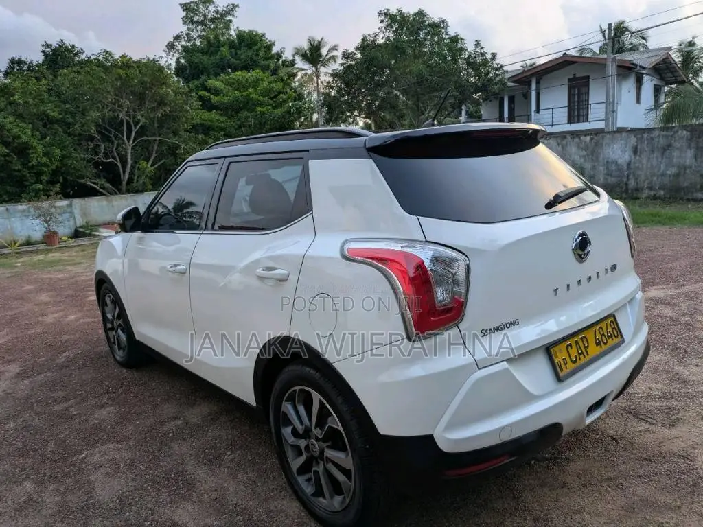 Micro Tivoli 2016 SUV (Used)