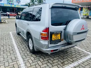 Mitsubishi Montero 2000 SUV (Used)