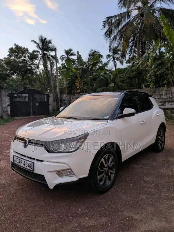 Micro Tivoli 2016 SUV (Used)