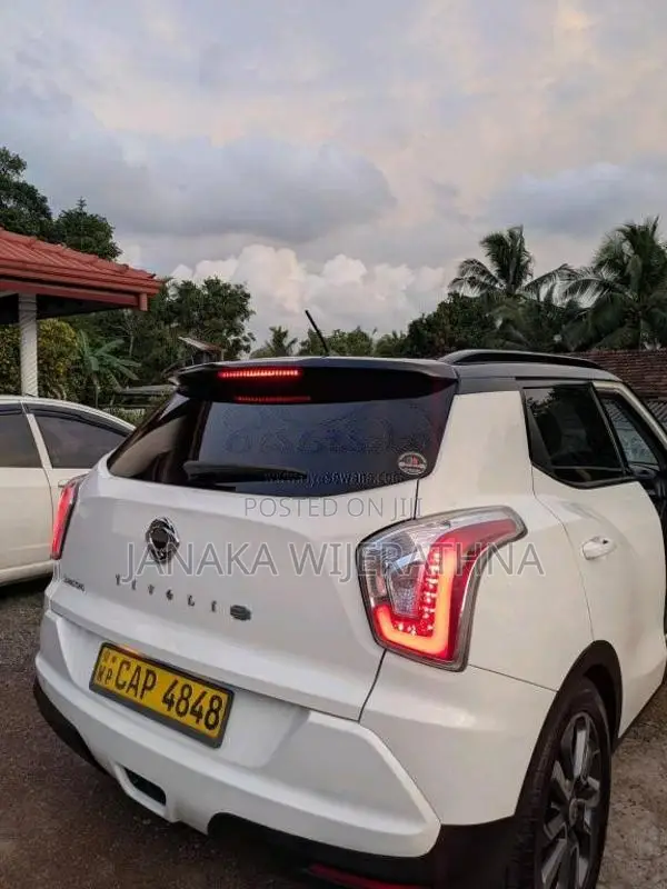 Micro Tivoli 2016 SUV (Used)