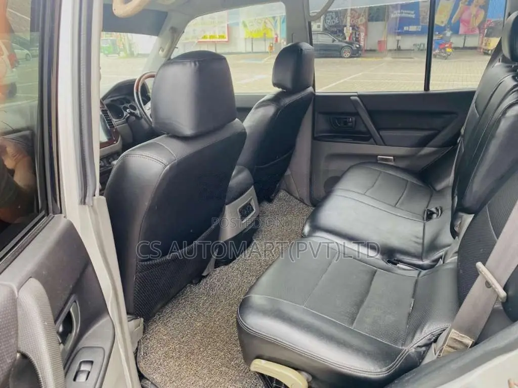 Mitsubishi Montero 2000 SUV (Used)