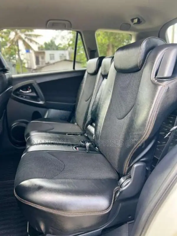 Toyota Vanguard 2013 SUV (Used)