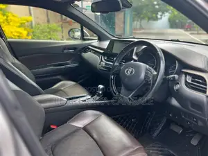 Toyota CHR 2017 SUV (Used)