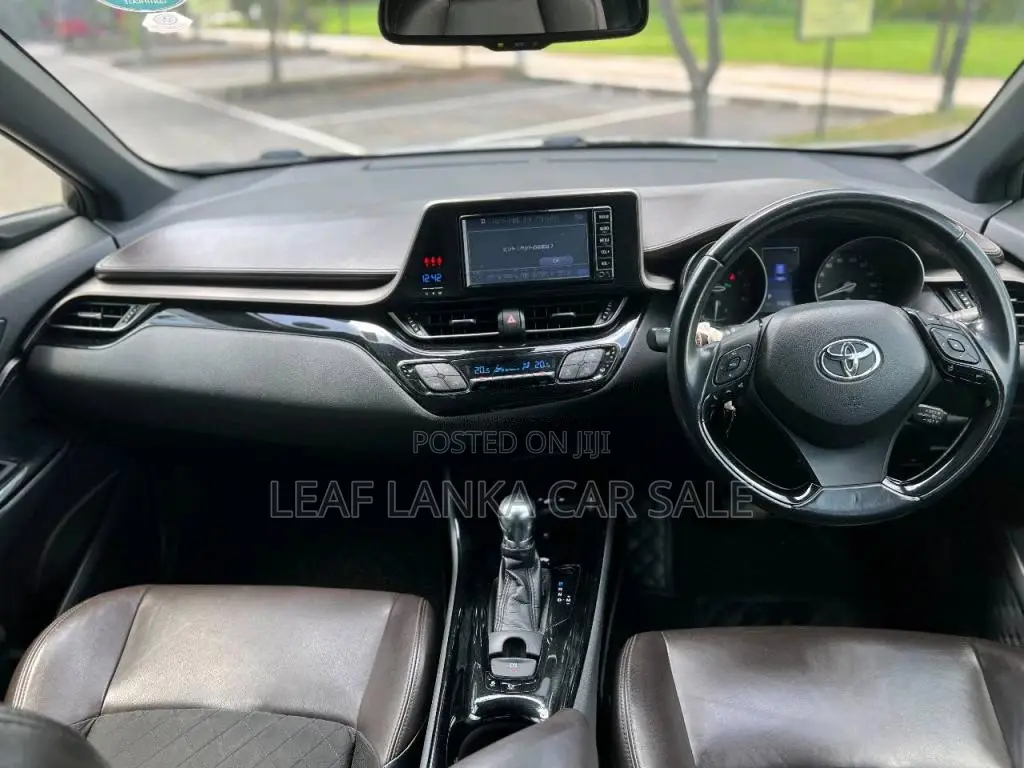 Toyota CHR 2017 SUV (Used)