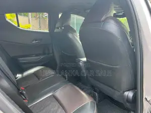 Toyota CHR 2017 SUV (Used)